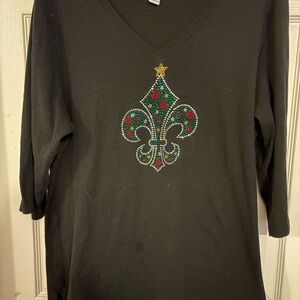Ladies black fleur de lis embellished jeweled tee shirt 2x 3/4 sleeve v-neck